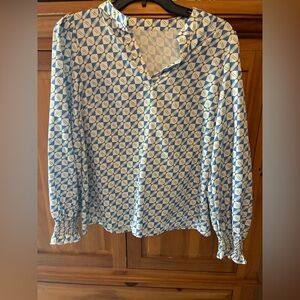 Womens Geometric Print V-Neck Blouse in Blue and White